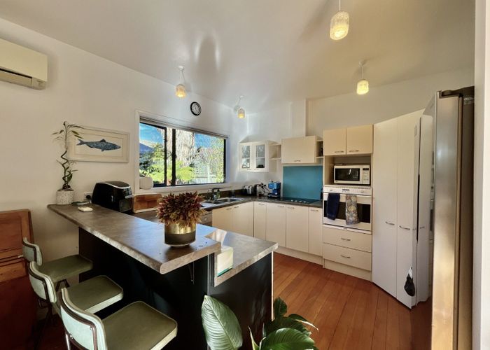  at 6 Armstrong Avenue, St. Martins, Christchurch City, Canterbury