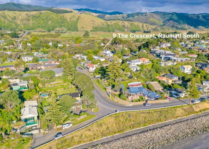  at 9 The Crescent, Raumati South, Paraparaumu
