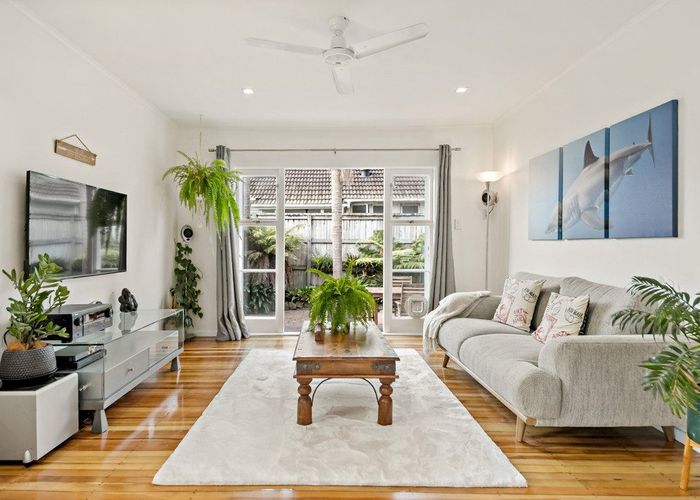  at 33 Orchard Street, Avondale, Auckland City, Auckland