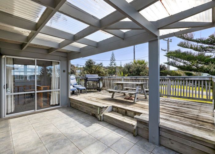  at 90 Pinedale Crescent, Riversdale Beach