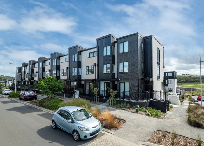  at 2/19 Windlass Street (Kahu), Long Bay, North Shore City, Auckland