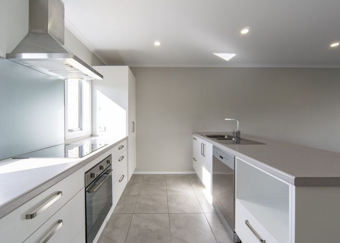  at 6 Anna Jean Crescent, Flagstaff, Hamilton