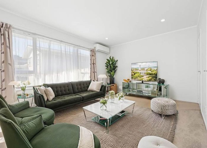  at 1/112 Gossamer Drive, Pakuranga Heights, Manukau City, Auckland