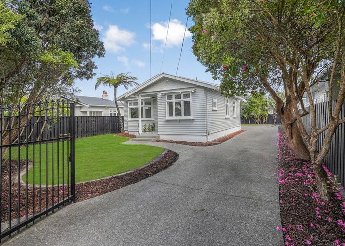  at 33 Whites Line West, Woburn, Lower Hutt, Wellington