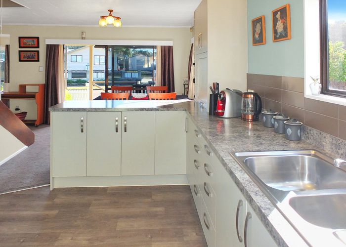  at 38 Hennessy Street East, Foxton Beach, Horowhenua, Manawatu / Whanganui