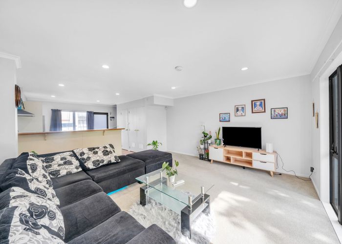  at 20/3 Ambrico Place, New Lynn, Waitakere City, Auckland