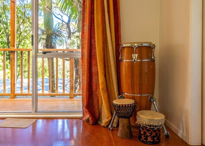  at 90 Queens Drive, Oneroa, Waiheke Island