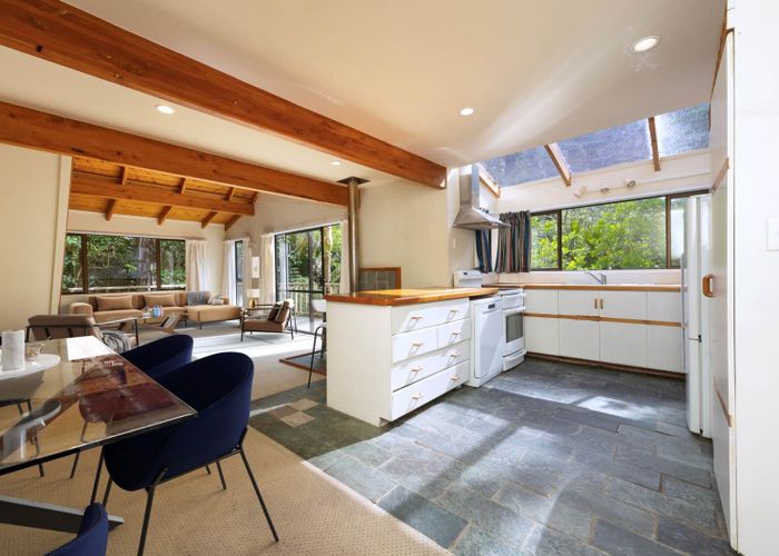 at 92 Laingholm Drive, Laingholm, Waitakere City, Auckland