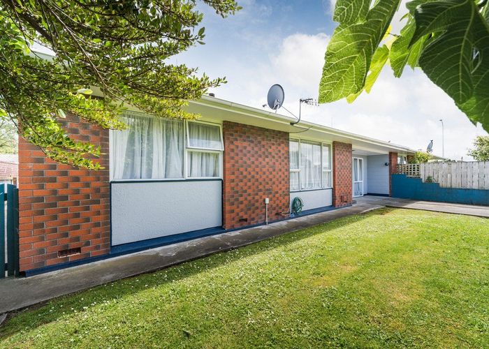  at 2 Pencarrow Street, Highbury, Palmerston North, Manawatu / Whanganui