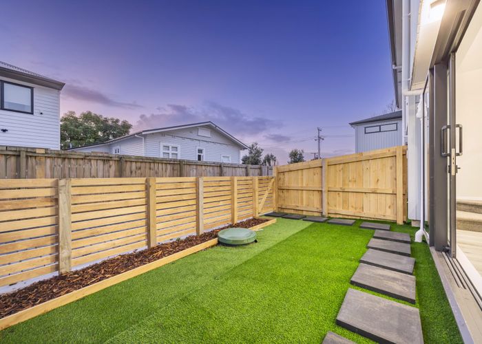  at 4/6 Vine Street, Mangere East, Manukau City, Auckland