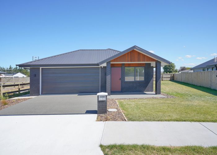  at 18 Foster Place, Mount Pisa