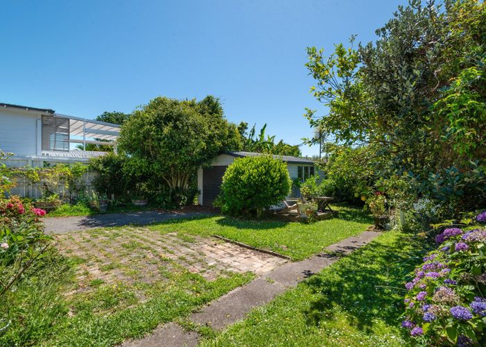  at 10 Cumberland Avenue, Westmere, Auckland