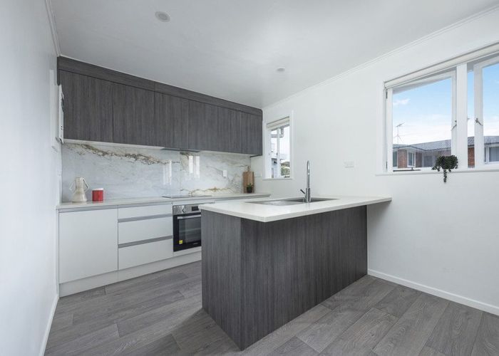  at 1/32 Kapuka Road, Mangere Bridge, Auckland