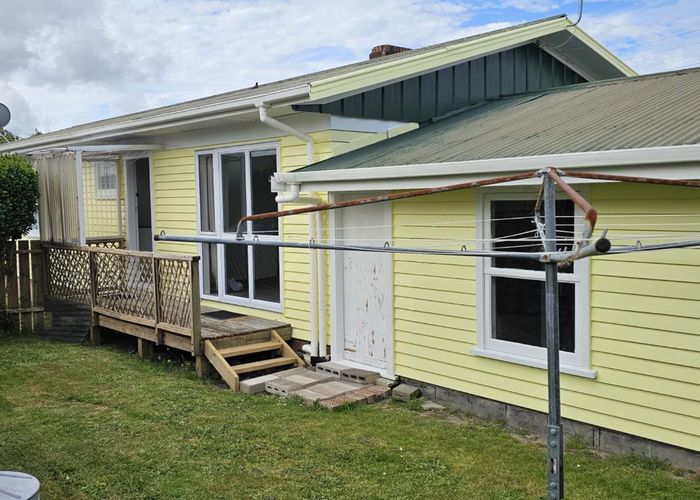  at 3 Marlene Avenue, Te Atatu South, Waitakere City, Auckland