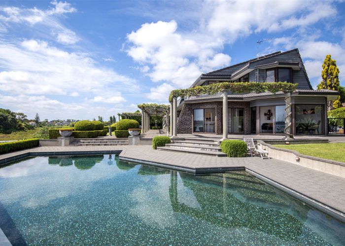 Free property data for 15 Dayspring Way, Pakuranga, Auckland homes.co.nz