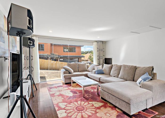  at 2/104 Mccullough Avenue, Three Kings, Auckland