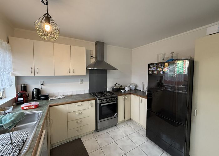  at 2/7 Zurich Place, Weymouth, Manukau City, Auckland