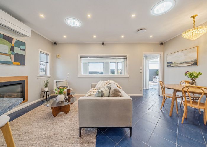  at 7 Sunset Parade, Plimmerton, Porirua, Wellington