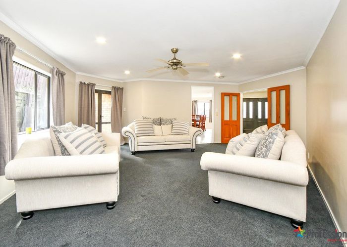  at 36 Piper Place, Goodwood Heights, Auckland