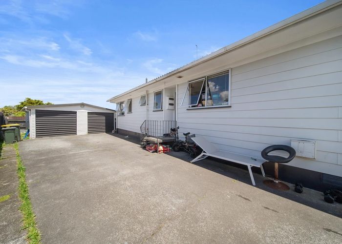  at 16 Palermo Place, Clover Park, Manukau City, Auckland
