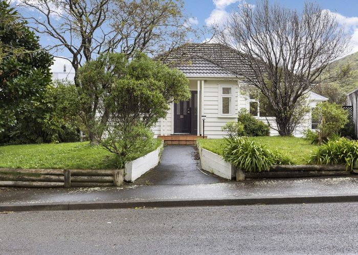  at 122 Donald Street, Karori, Wellington, Wellington