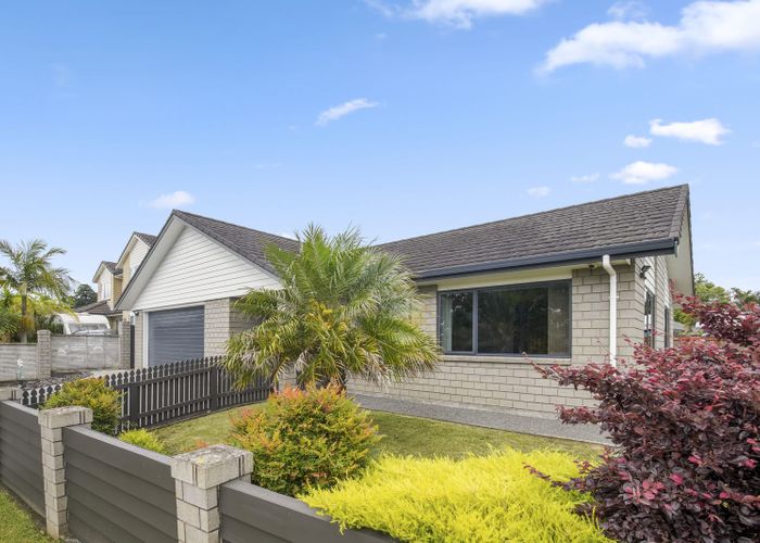  at 14 Murray Becroft Avenue, Henderson Valley, Auckland