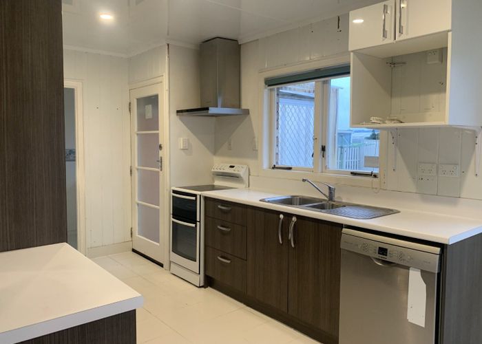  at 38 Smythe Road, Henderson, Auckland