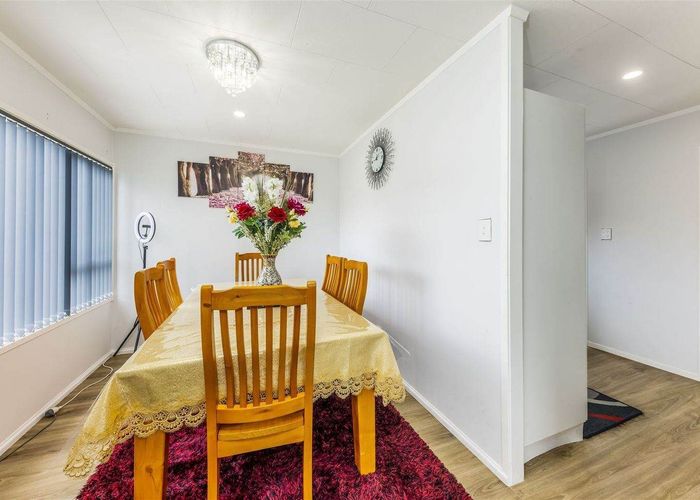  at 8 Pesaro Place, Clover Park, Manukau City, Auckland