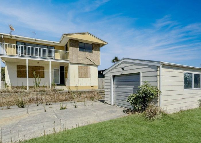  at 2 Ocean Beach Street, Foxton Beach, Foxton
