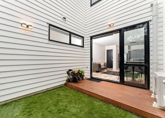  at 5/122 Archibald Road, Kelston, Waitakere City, Auckland