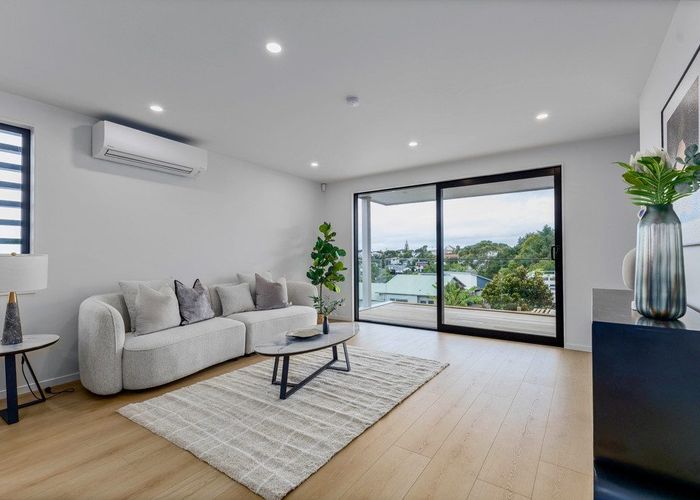  at 589A East Coast Road, Browns Bay, North Shore City, Auckland