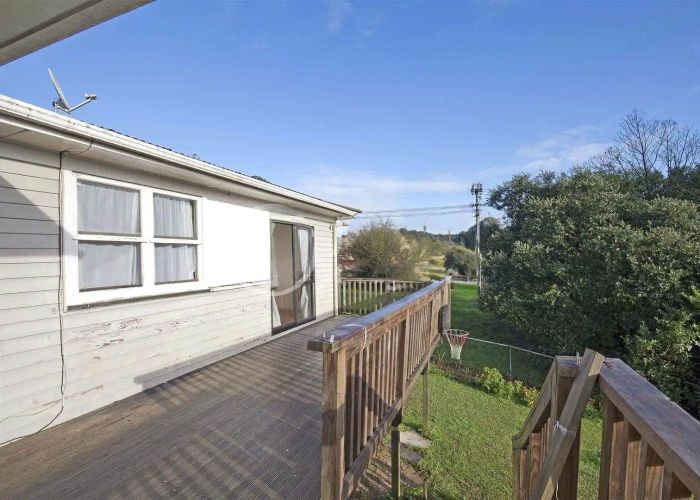 at 2 Tracey Terrace, Te Atatu South, Waitakere City, Auckland