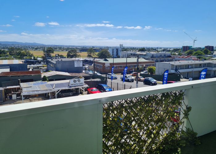  at 2L/21 St Jude Street, Avondale, Auckland