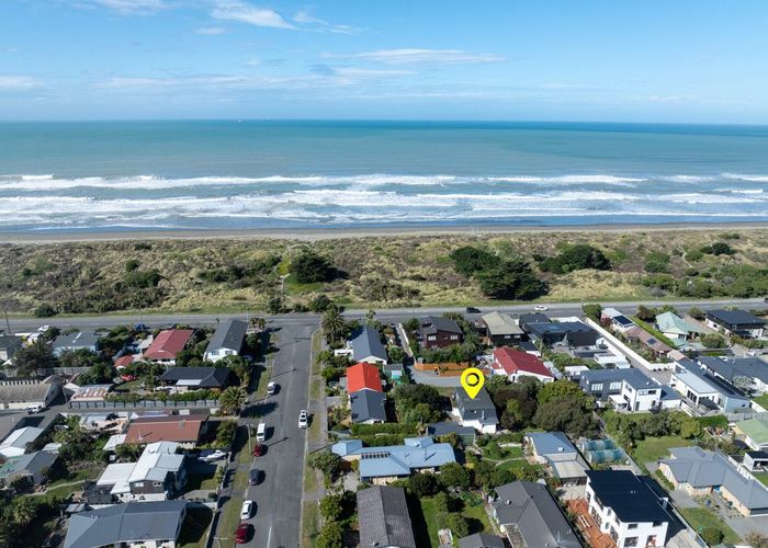  at 13 Halsey Street, South New Brighton, Christchurch City, Canterbury