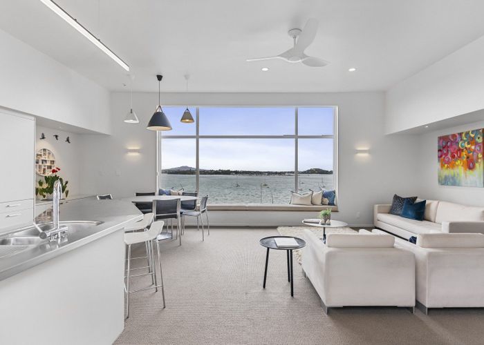  at 3/69 Princes Street, Northcote Point, Auckland