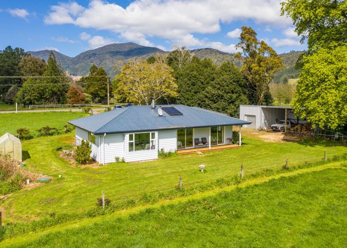  at 1231 Queen Charlotte Drive, Picton