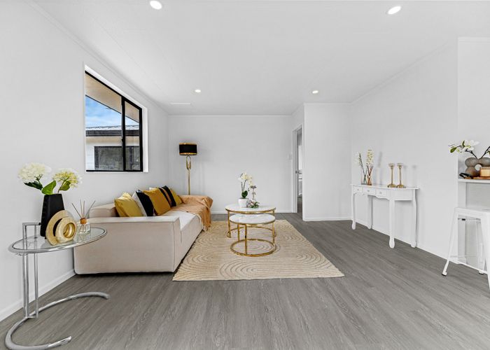  at 1/53 Redcrest Avenue, Red Hill, Papakura, Auckland