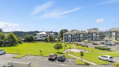  at 14D/71 Spencer Road, Oteha, Auckland