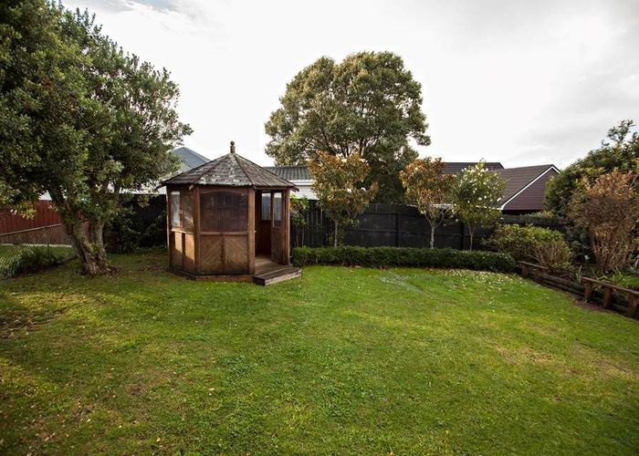  at 8 Camellia Place, Mount Roskill, Auckland City, Auckland
