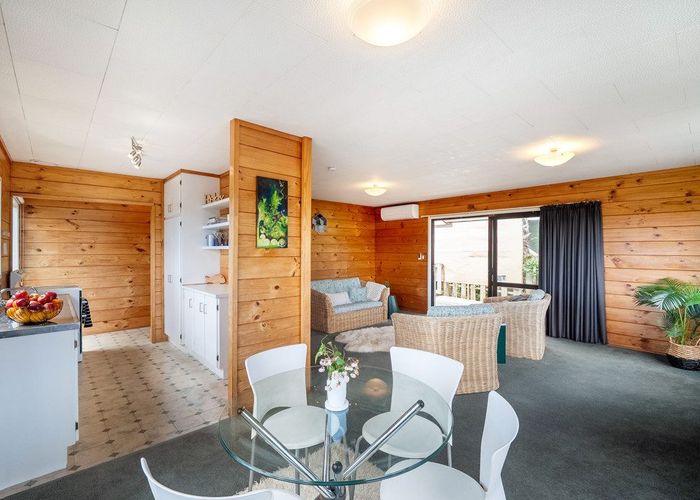  at 1/8 Camilla Grove, Totara Vale, North Shore City, Auckland