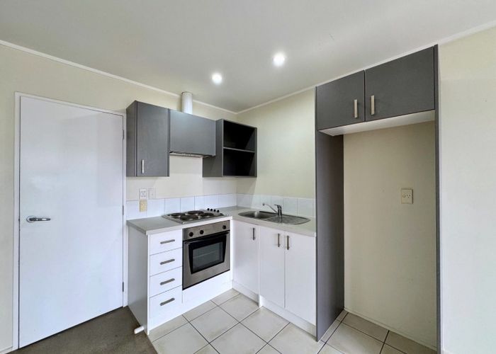  at 21/15 Bishop Lenihan Place, East Tamaki, Manukau City, Auckland