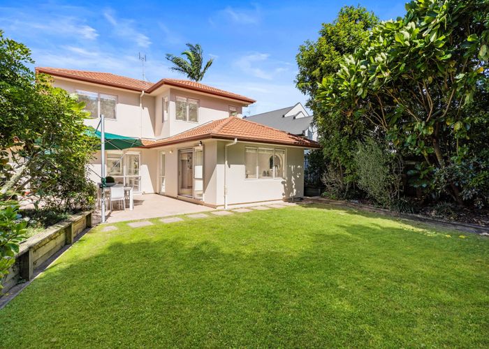  at 22 Fearnley Grove, Albany, Auckland