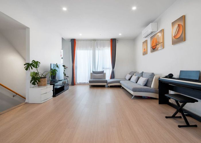  at 4/128 Onewa Road, Northcote, North Shore City, Auckland