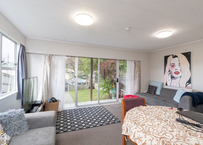  at 8J Montgomery Crescent, Clouston Park, Upper Hutt