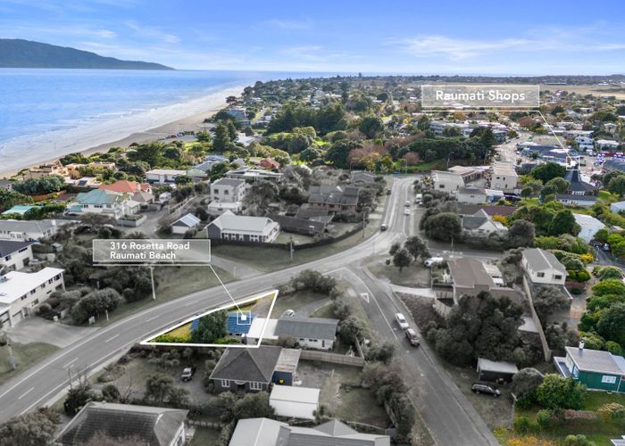  at 304 Rosetta Rd, Raumati Beach, Paraparaumu
