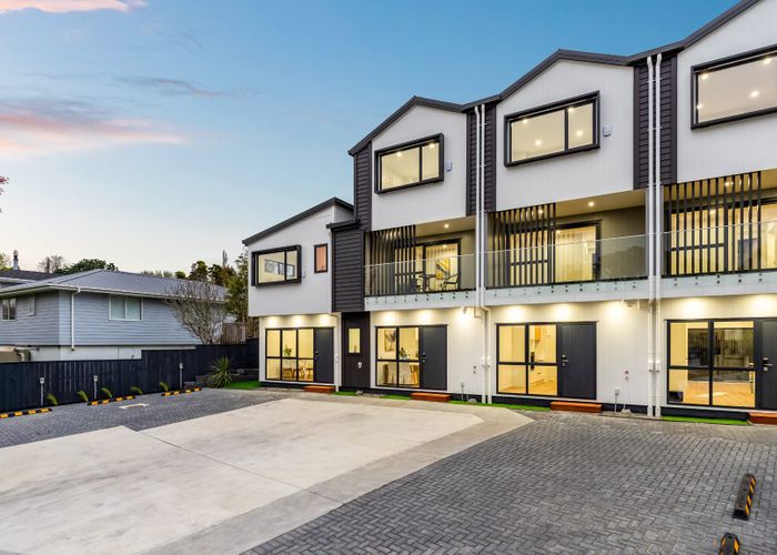  at 16B Saint Catherine Crescent, West Harbour, Auckland