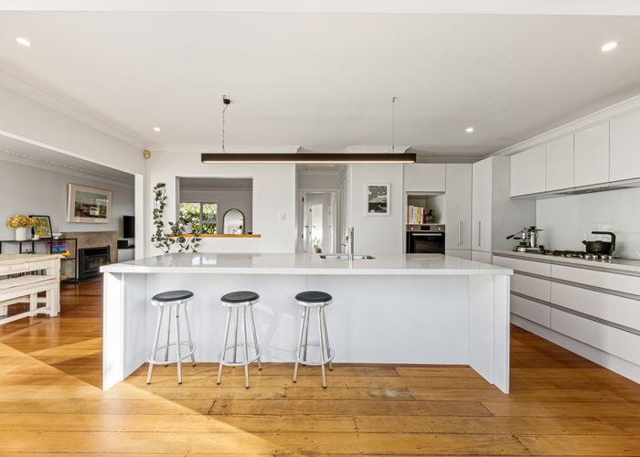  at 4 Divich Avenue, Te Atatu South, Auckland