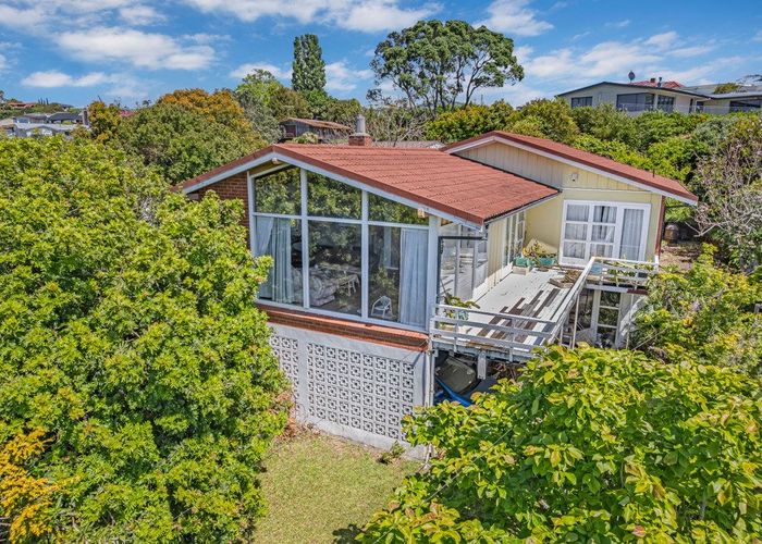  at 15 Colmar Road, Mellons Bay, Manukau City, Auckland