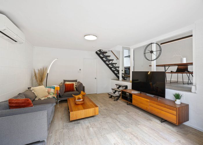  at 3/52 Fruitvale Road, New Lynn, Waitakere City, Auckland