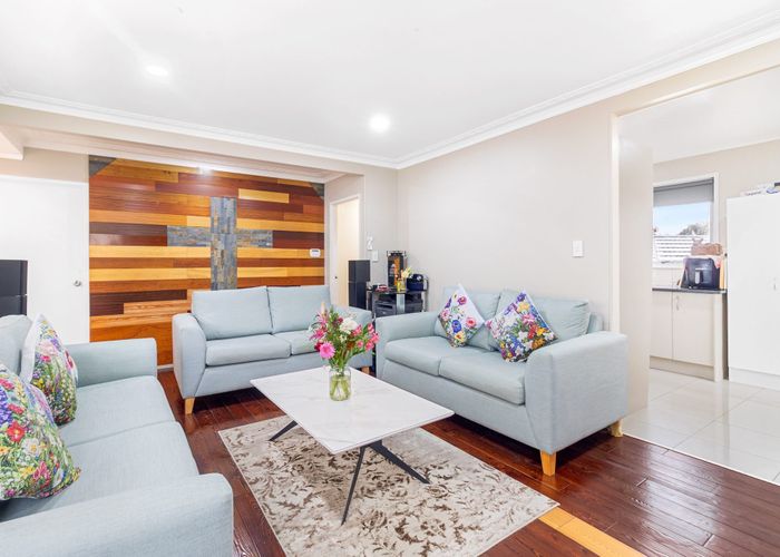  at 5 Powrie Street, Glenfield, North Shore City, Auckland